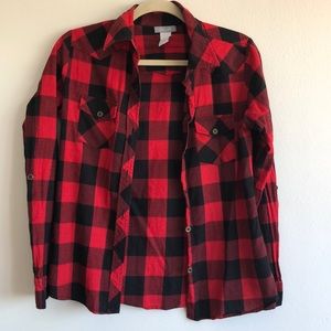 dELiA’s Plaid Long Sleeve 2 Pocket Collar Shirt